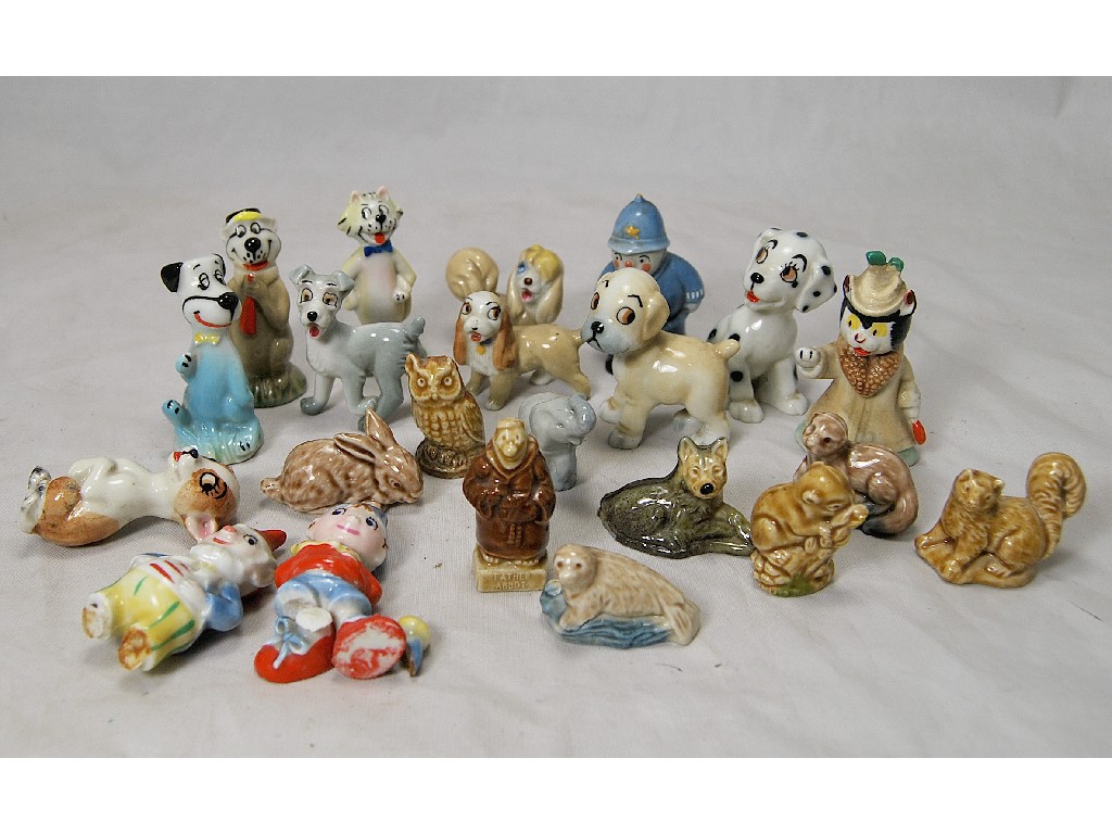 Appraisal: Various Wade and similar miniature figures including Noddy and Big