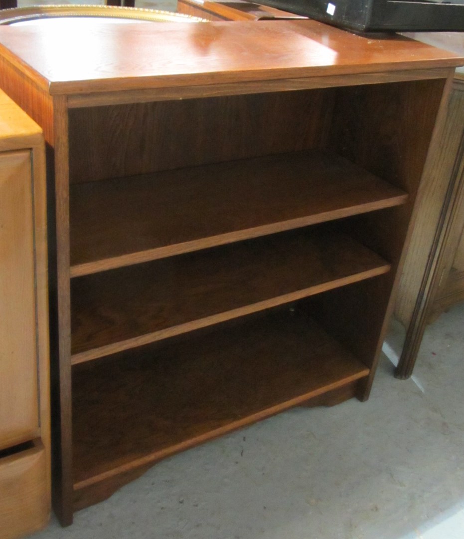 Appraisal: A th century oak four tier bookcase