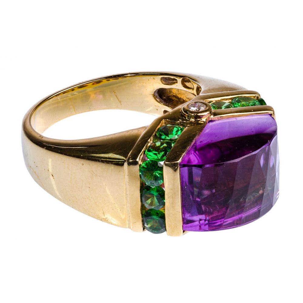 Appraisal: K YELLOW GOLD SEMI-PRECIOUS GEMSTONE AND DIAMOND RINGHaving a domed