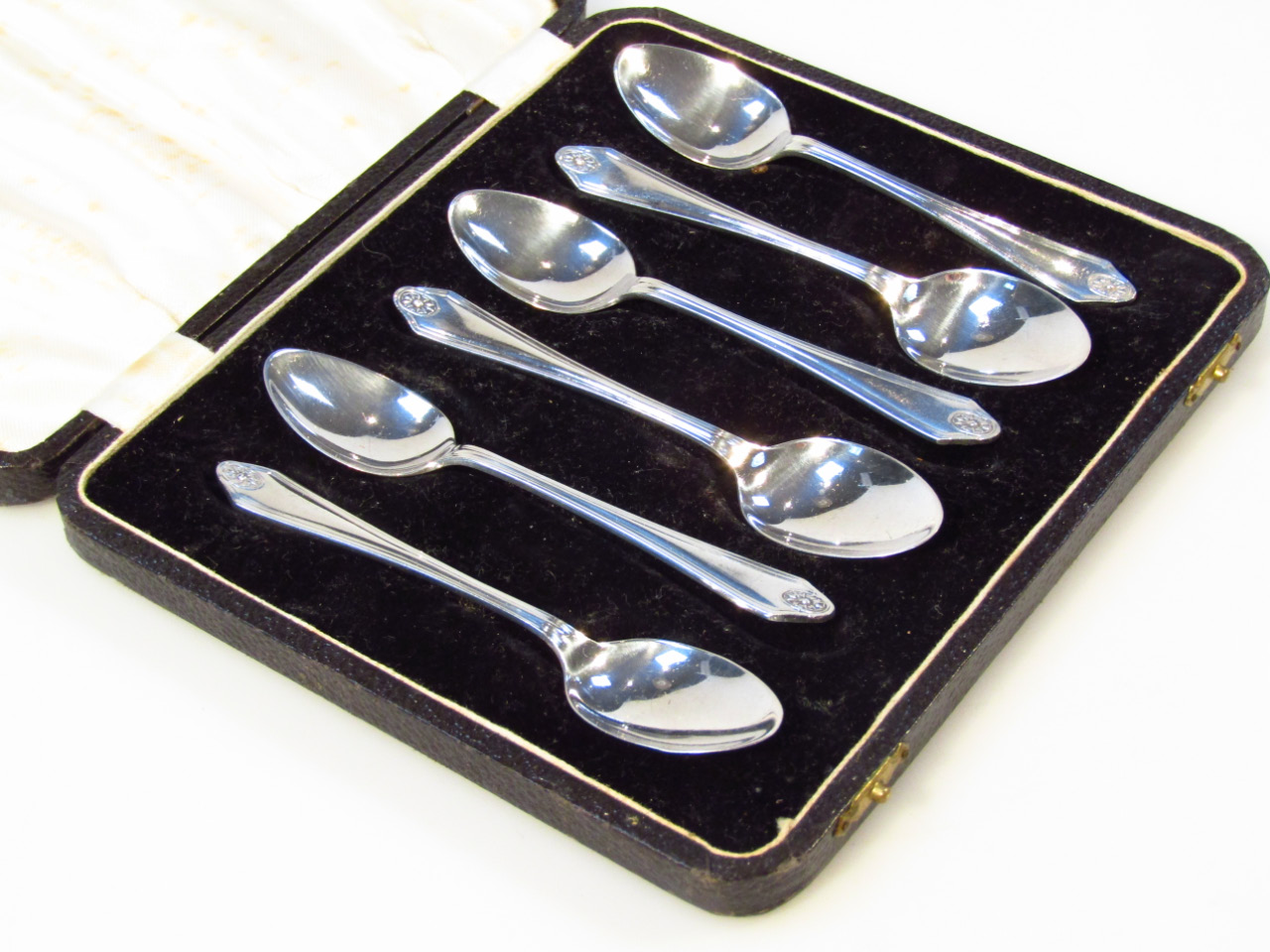 Appraisal: A cased set of George VI silver spoons by I