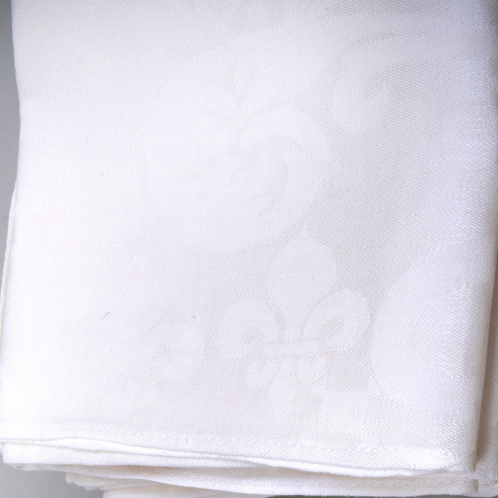 Appraisal: Damask Round Tablecloth and Napkins Comprising A tablecloth in diam