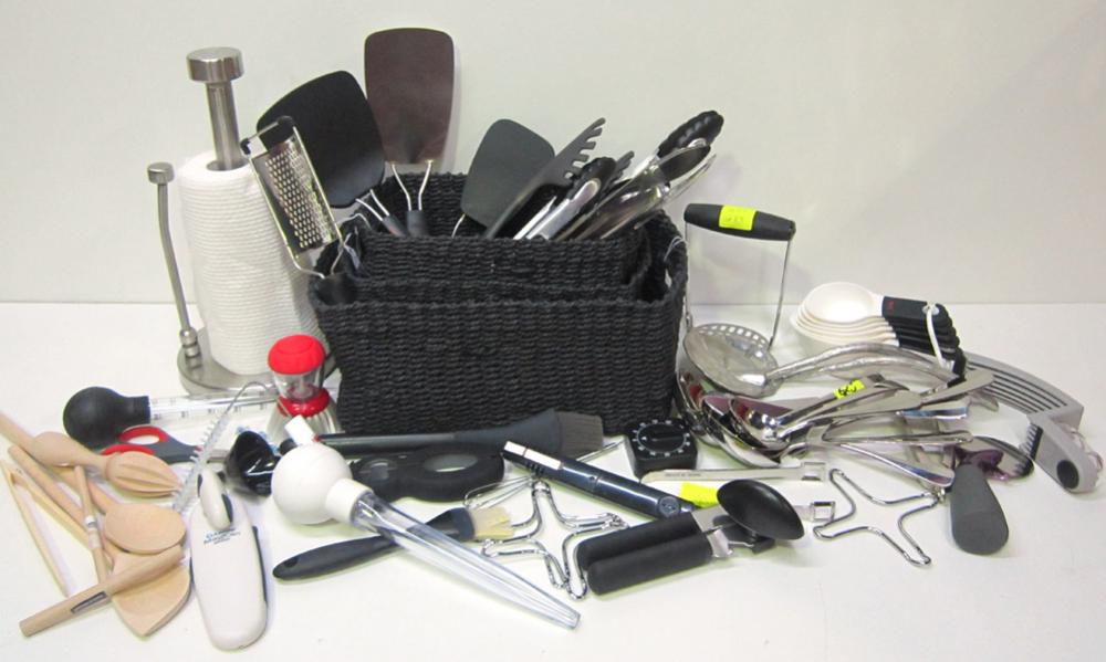 Appraisal: A VARIETY OF KITCHENWARE ITEMS INCLUDING KITCHEN UTENSILS A VARIETY