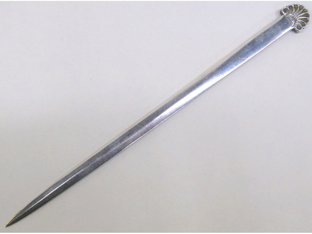 Appraisal: George III silver meat skewer with shell shaped handle by