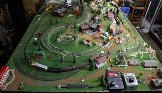 Appraisal: lot of Monumental HO gauge train diorama consisting of a