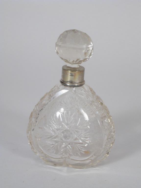 Appraisal: A Victorian silver mounted cut glass Scent Bottle of heart