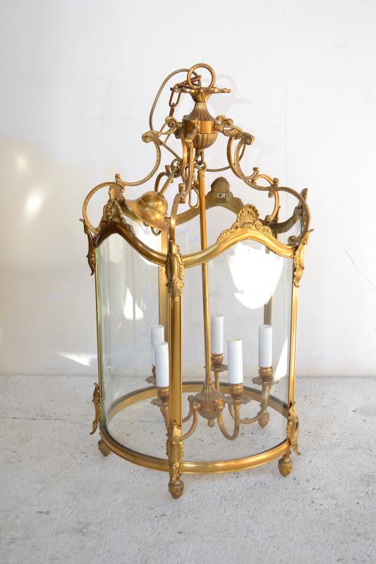 Appraisal: A FRENCH STYLE GILT CHANDELIER A FRENCH STYLE GILT CHANDELIER