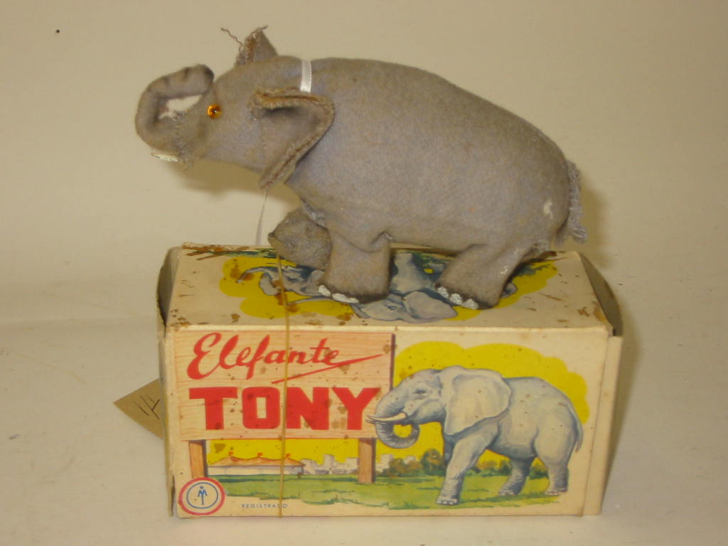 Appraisal: A Spanish elephant Tony novelty clockwork walking action felt covered