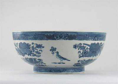 Appraisal: A Chinese armorial large bowl painted in blue with a