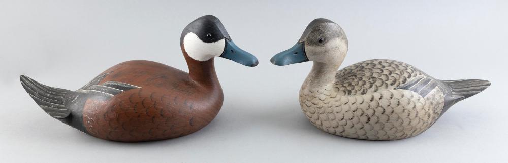 Appraisal: PAIR OF BYRON BRUFFEE RUDDY DUCKS MASSACHUSETTS TH CENTURY LENGTHS