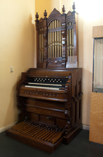 Appraisal: W DOHERTY AND CO ORGAN WITH FAUX PIPES