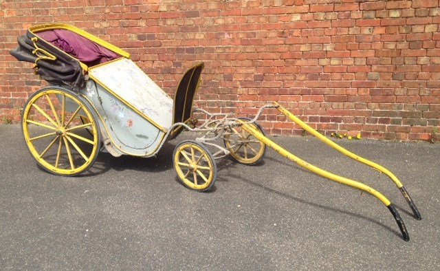 Appraisal: A Victorian horse-drawn pony tub cart c - made in