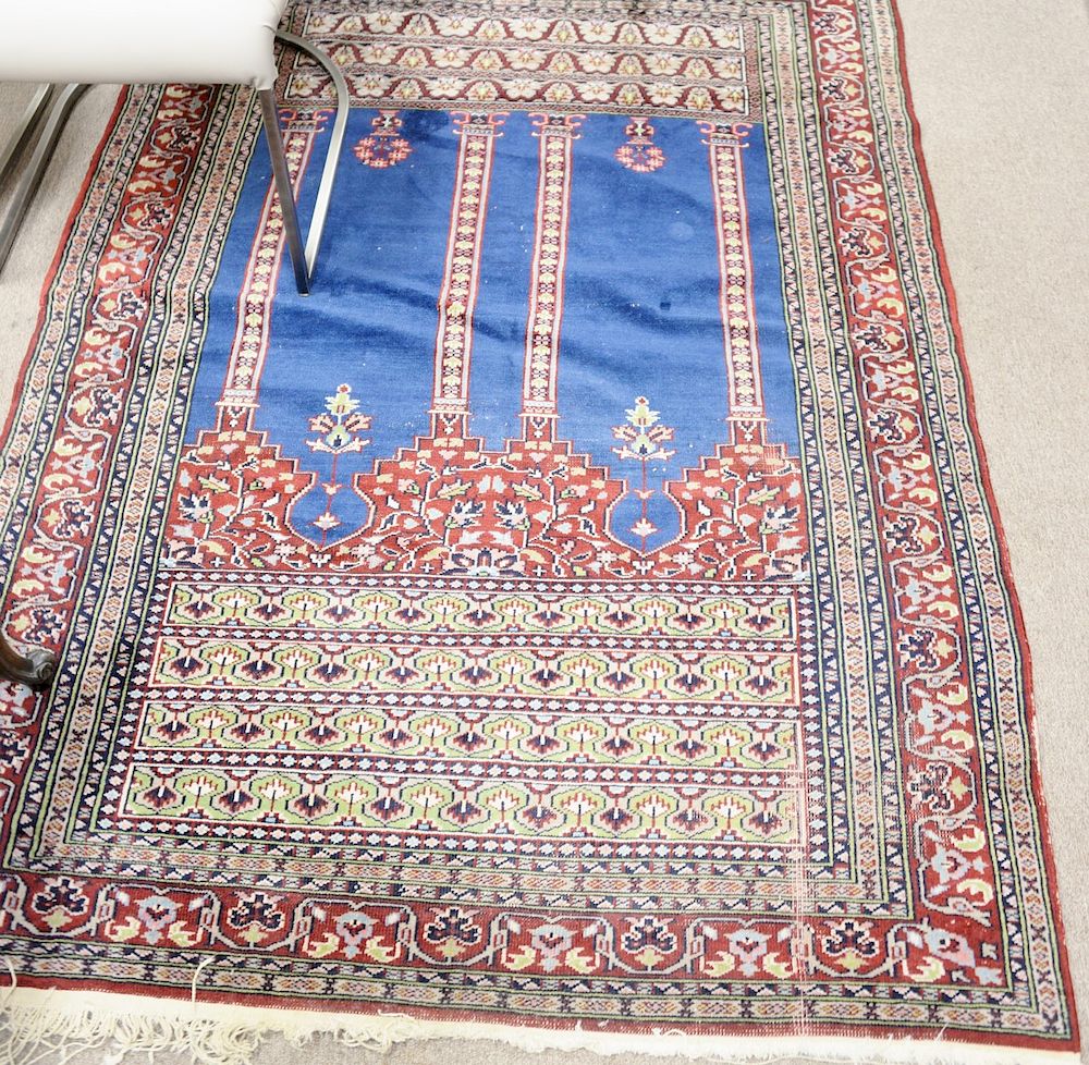 Appraisal: Oriental prayer rug ' x ' Oriental prayer rug '