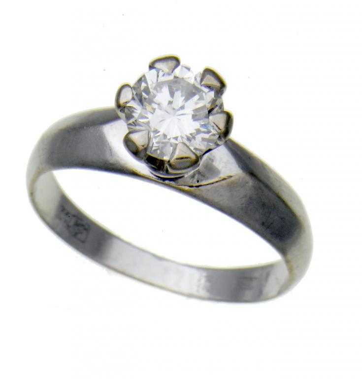 Appraisal: A DIAMOND SOLITAIRE RING with a round brilliant cut diamond