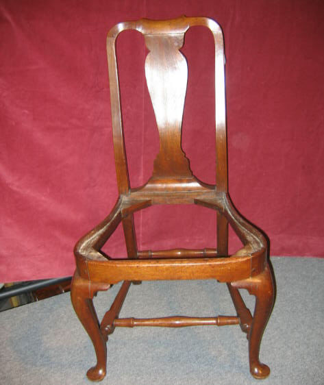 Appraisal: BOSTON QUEEN ANNE SIDE CHAIR With yoke crest over the