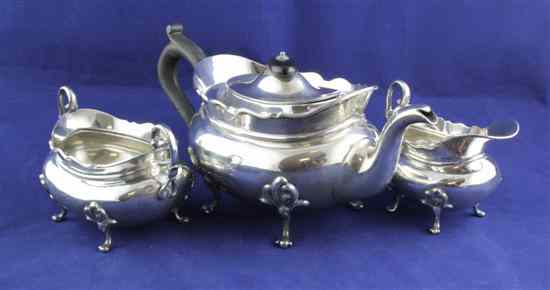 Appraisal: An Edwardian silver three piece tea set of oval form