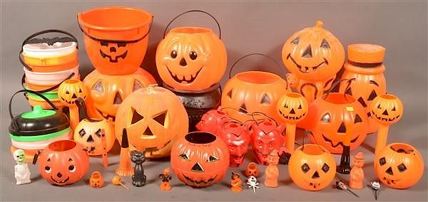 Appraisal: Group of Halloween Plastic Items Group of Halloween Plastic Items