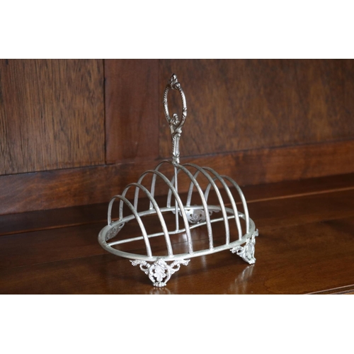 Appraisal: American plated toast rack approx cm L x cm H