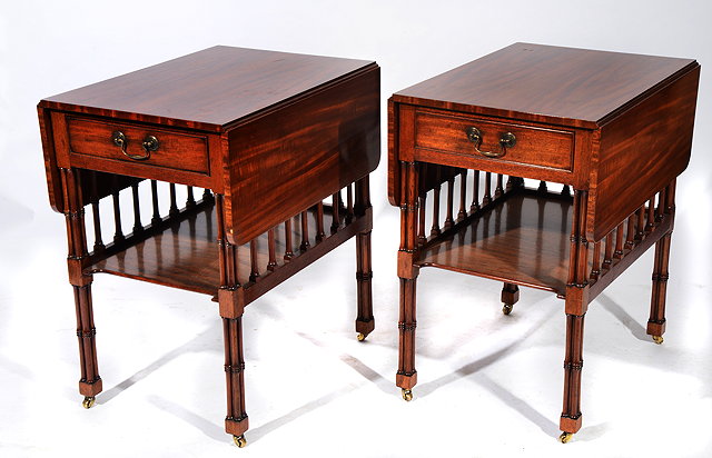 Appraisal: A PAIR OF CARVED MAHOGANY GEORGIAN STYLE PEMBROKE OR SUPPER