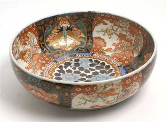 Appraisal: LARGE IMARI BOWL Japan Arita st half of the th