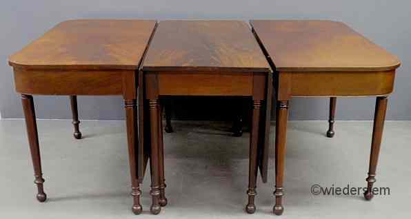 Appraisal: Sheraton mahogany three-part banquet table c ''h x ''d ''l