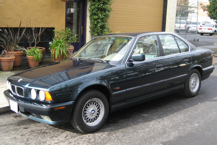 Appraisal: BMW i FOUR DOOR AUTOMOBILE liter six cylinder engine automatic