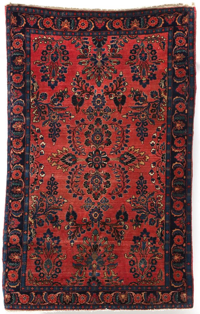 Appraisal: A FINE AND ATTRACTIVE PERSIAN SAROUK HAND MADE RUG The