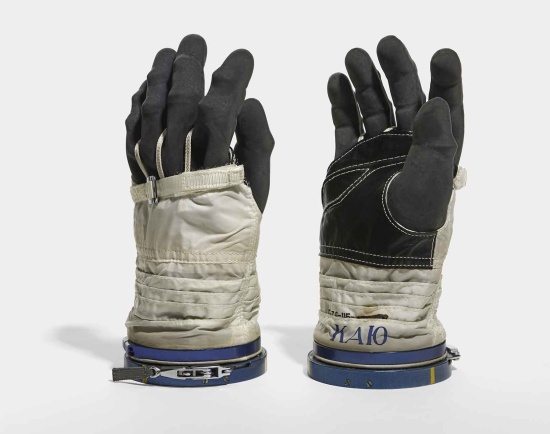 Appraisal: FLOWN Soyuz TM SOKOL Pressure Suit Gloves A pair left