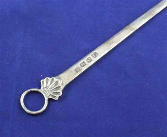 Appraisal: A George III silver meat skewer with fluted shell terminal