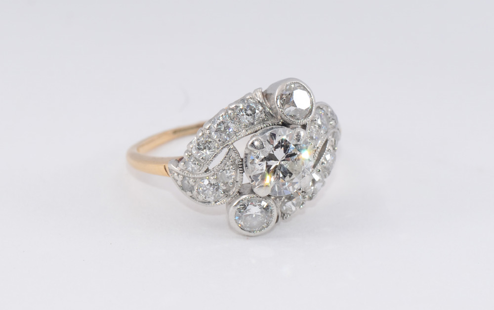 Appraisal: VINTAGE 'S DIAMOND RING Platinum and K ring centers transitional