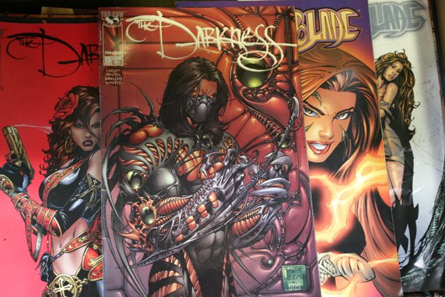 Appraisal: A quantity of comic books including various issues of 'Witchblade'