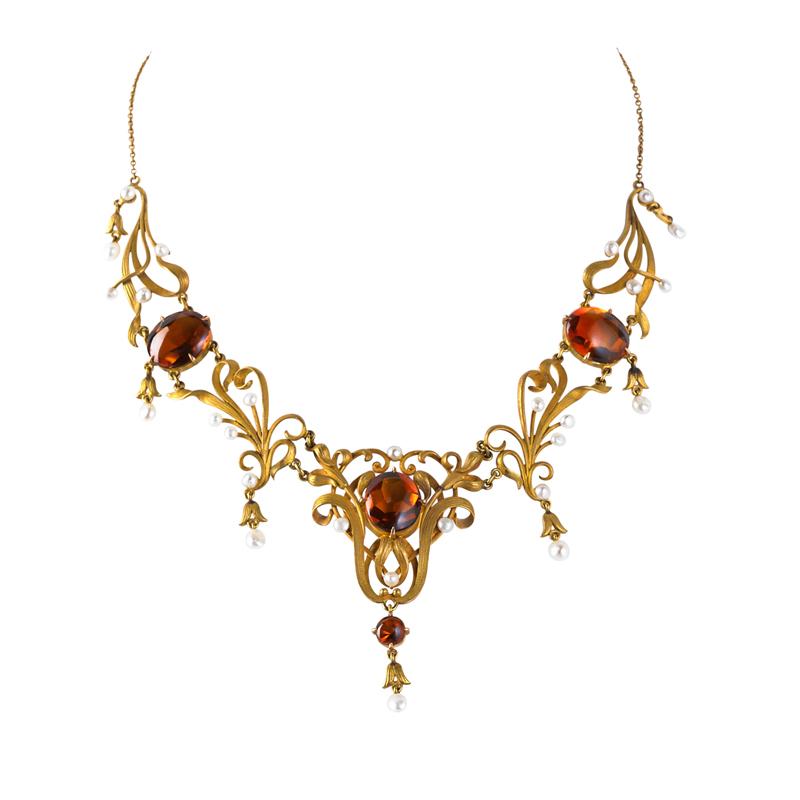 Appraisal: EDWARDIAN YELLOW GOLD CITRINE FESTOON NECKLACE Buff top citrines and