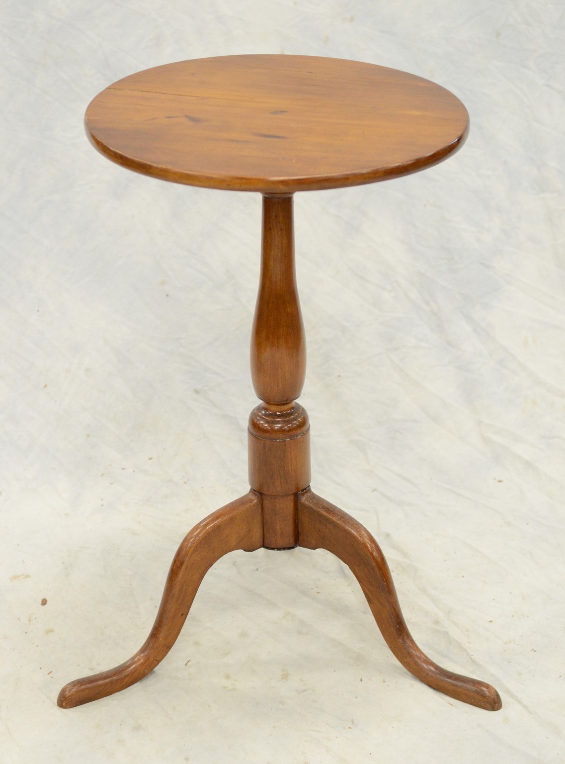 Appraisal: Round cherry Federal candlestand flat edge top diameter high