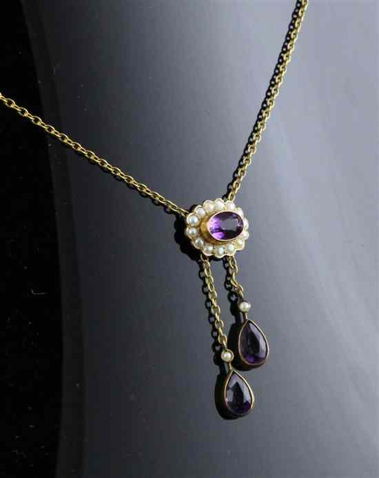 Appraisal: An Edwardian ct gold amethyst and seed pearl cluster pendant