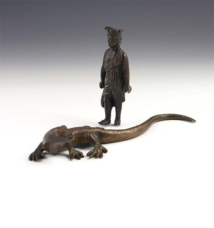 Appraisal: A bronze model of a lizard