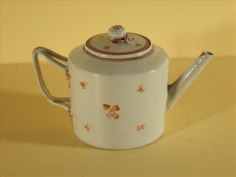 Appraisal: CHINESE EXPORT PORCELAIN TEAPOT AND COVER th c cylindrical with