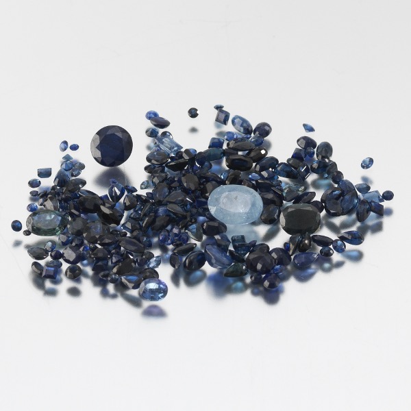 Appraisal: MULTIPLE UNMOUNTED CT TOTAL MULTI-SHAPE CUT BLUE SAPPHIRES Multiple unmounted