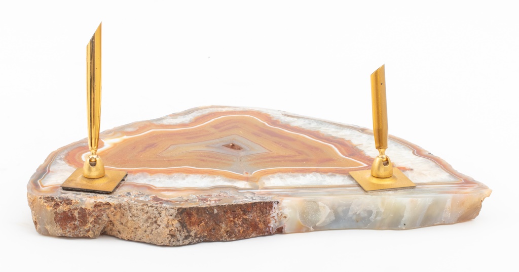 Appraisal: BANDED AGATE MODERN DESK SET PEN HOLDER Banded fire agate