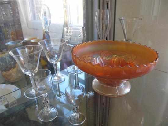 Appraisal: COLLECTION OF GLASS INCLUDING GEORGIAN STYLE CARNIVAL GLASS ETC