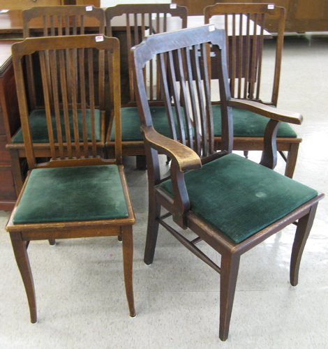 Appraisal: SET OF FIVE OAK DINING CHAIRS American c the set