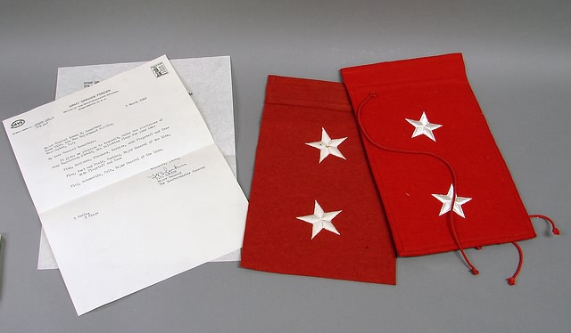 Appraisal: Pair of red felt staff car flags with sewn stars