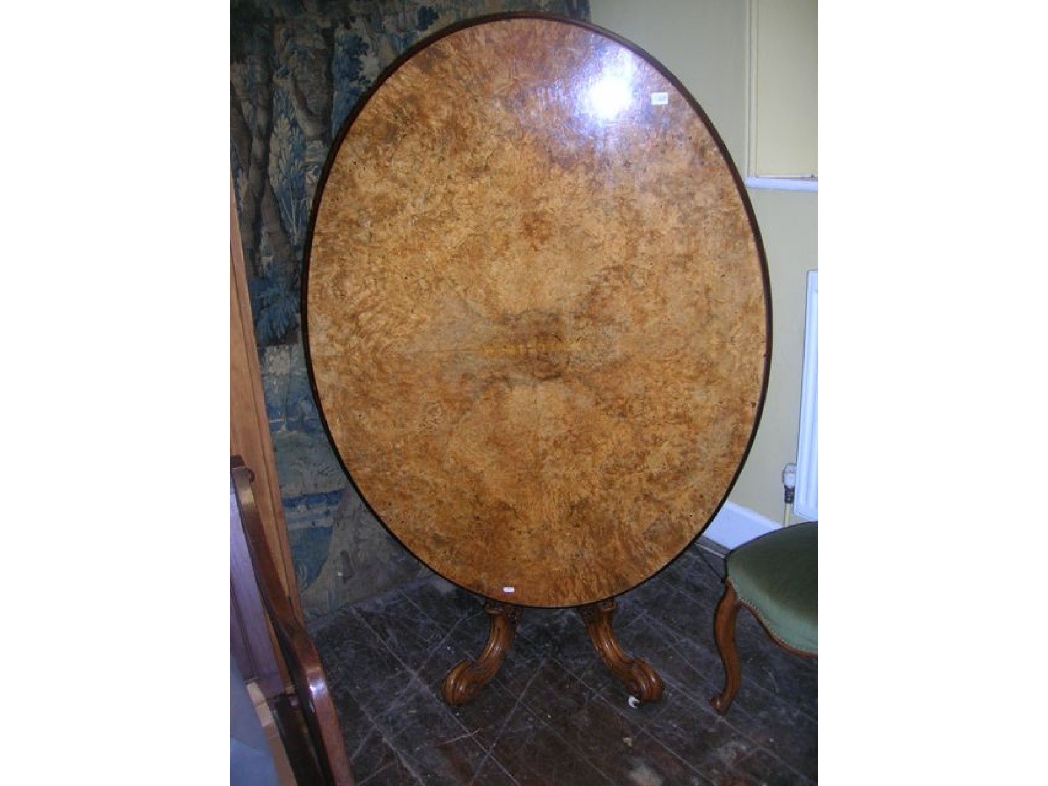 Appraisal: A good quality Victorian burr walnut loo table of traditional