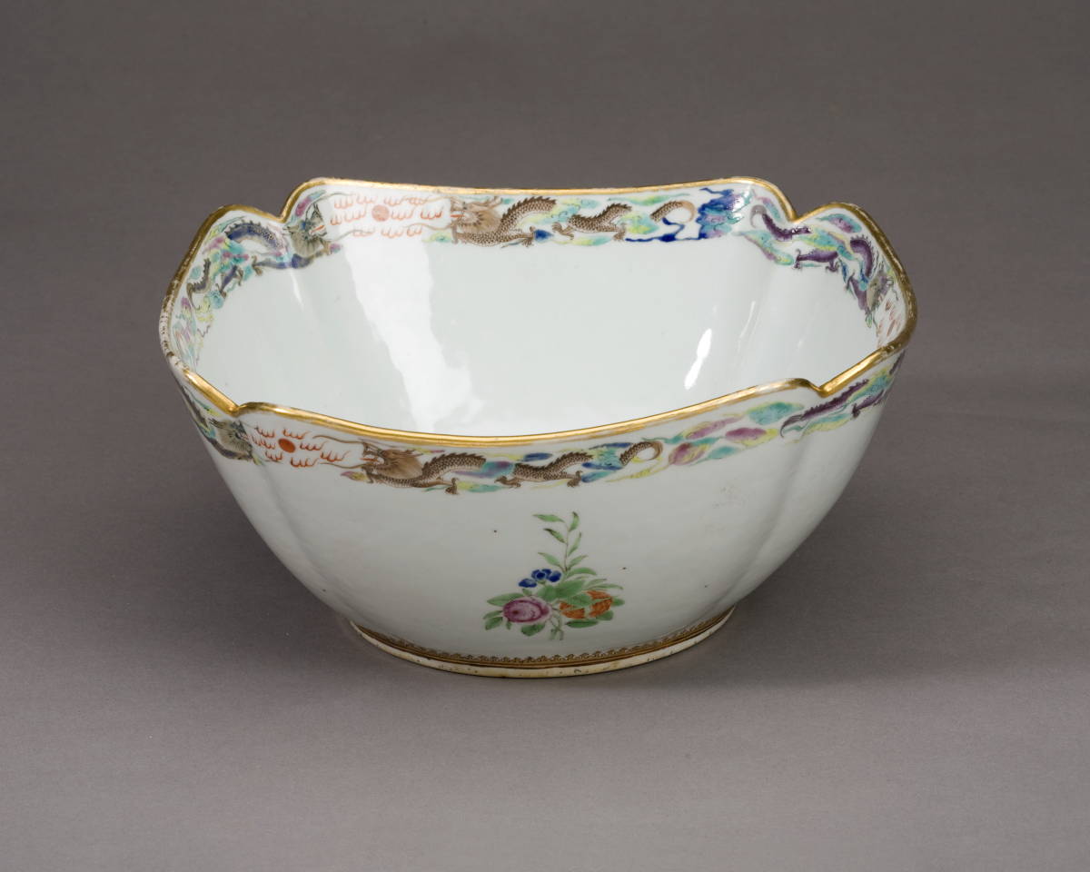 Appraisal: CHINESE EXPORT PORCELAIN ARMORIAL CUT-CORNER BOWL CIRCA Painted on two