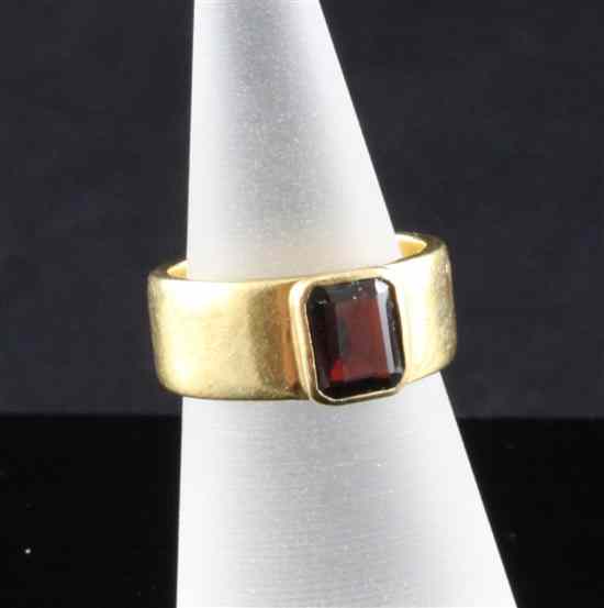 Appraisal: A 's ct gold and almandine garnet ring size K