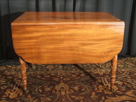 Appraisal: FEDERAL MAHOGANY DROP-LEAF TABLE Circa - The rectangular top flanked