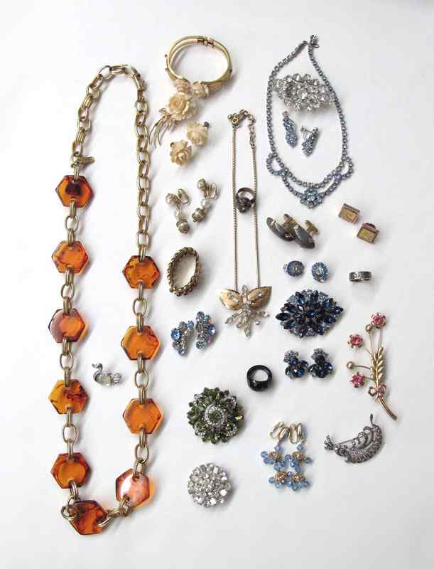 Appraisal: TRAY LOT VINTAGE COSTUME JEWELRY To include Weiss rhinestone brooches