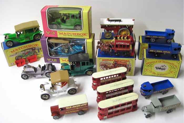 Appraisal: SIXTEEN MATCHBOX ''MODELS OF YESTERYEARS'' TOY VEHICLES Y- Benz limousines