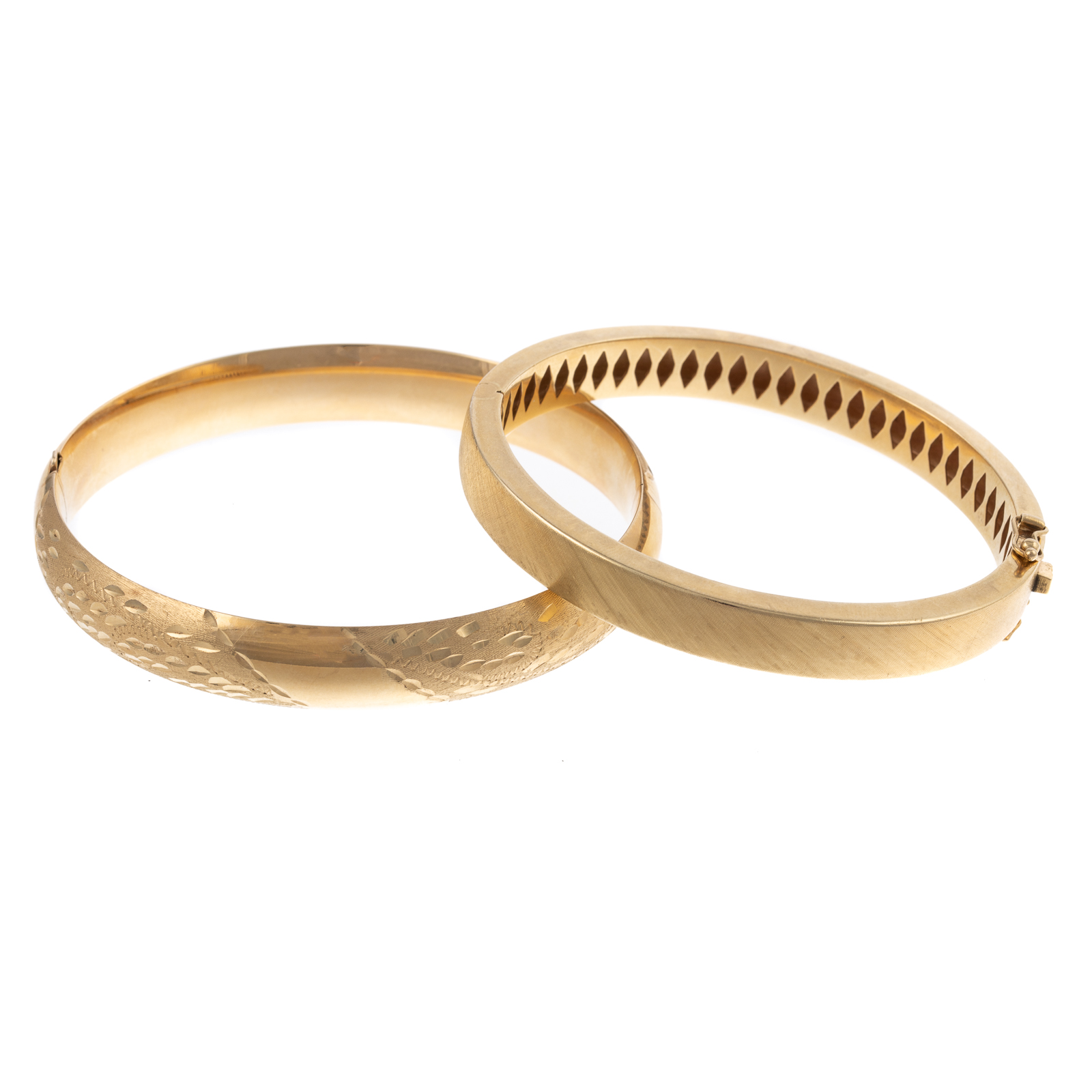 Appraisal: A PAIR OF BANGLES IN K K yellow gold hinged