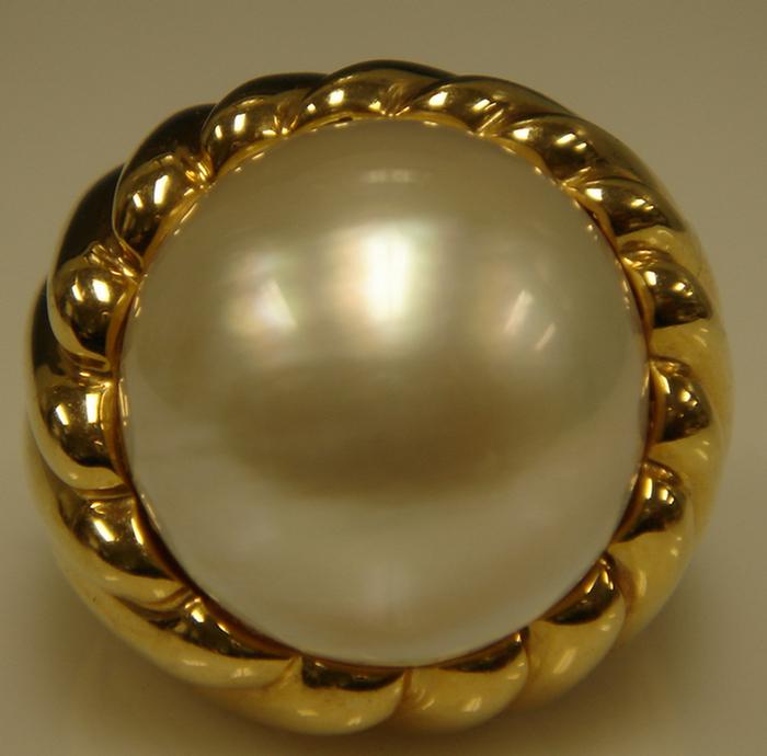 Appraisal: K yg Pearl Ring mm mabe' pearl set in center