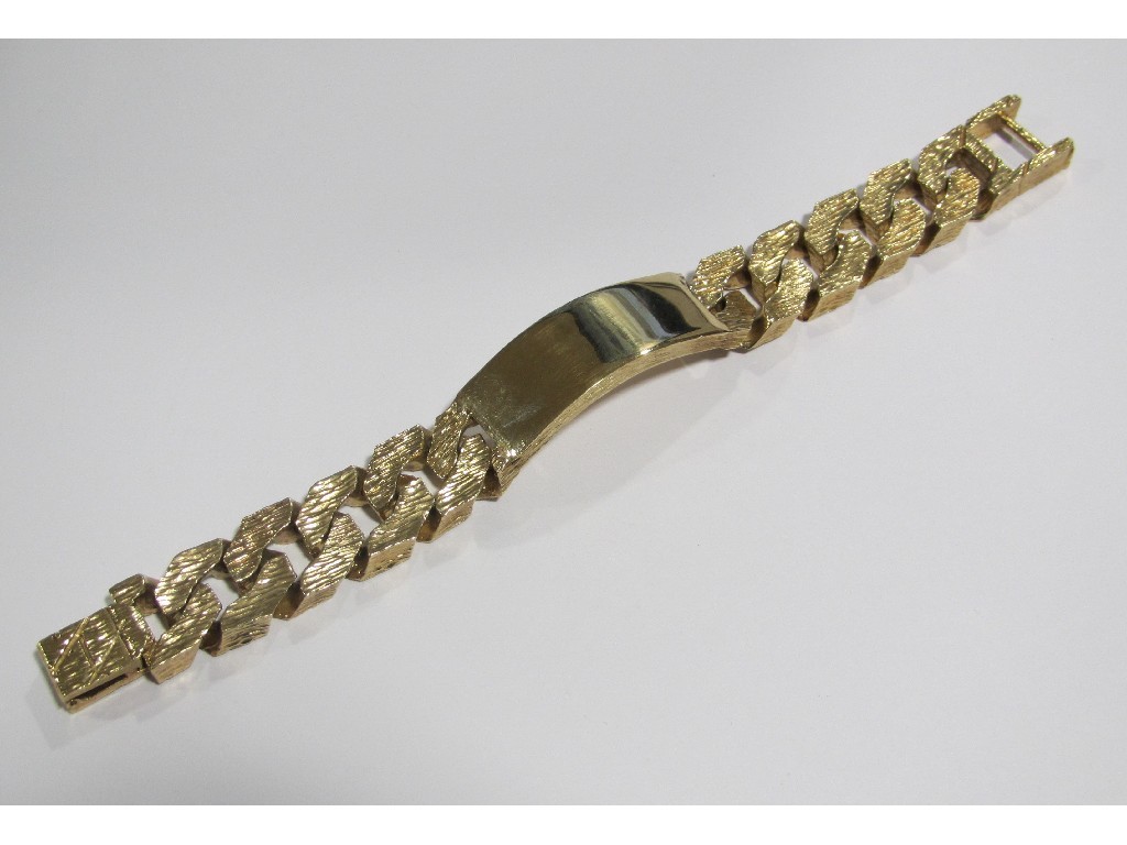 Appraisal: A gents ct gold identity bracelet with bar effect links