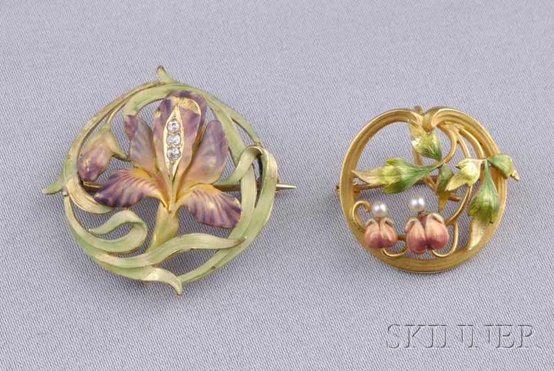 Appraisal: Two Art Nouveau kt Gold and Enamel Brooches one depicting